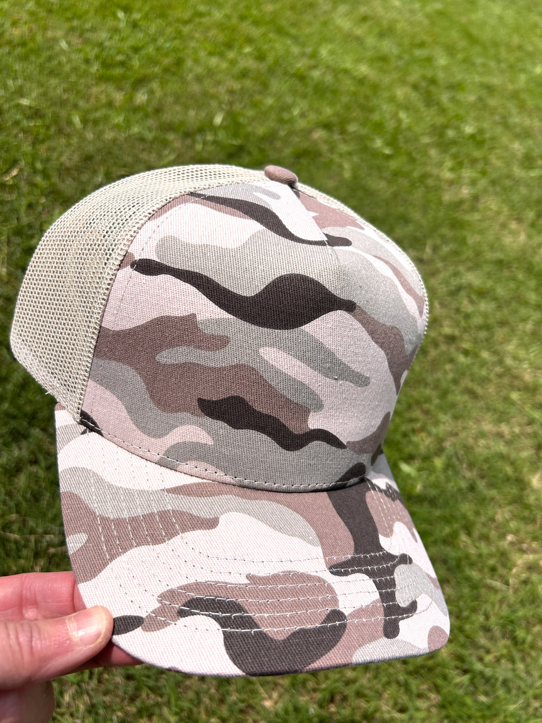 Camo Front Trucker w/mesh