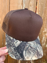Load image into Gallery viewer, Cobra 5 Panel Camo Brim
