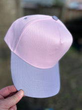 Load image into Gallery viewer, Nonbranded 5 Panel Mid Profile Two Tone Baseball Cap
