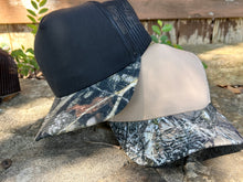 Load image into Gallery viewer, Cobra 5 Panel Camo Brim
