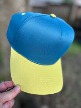 Load image into Gallery viewer, Nonbranded 5 Panel Mid Profile Two Tone Baseball Cap

