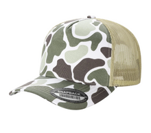 Load image into Gallery viewer, 5 Panel Two Tone Camo Trucker
