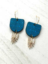 Load image into Gallery viewer, Blue Sapphira Earrings
