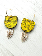 Load image into Gallery viewer, Yellow Sapphira Earrings
